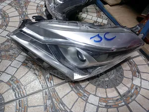 Juwella Vitz 2018 Headlight Lhs ( 303 )