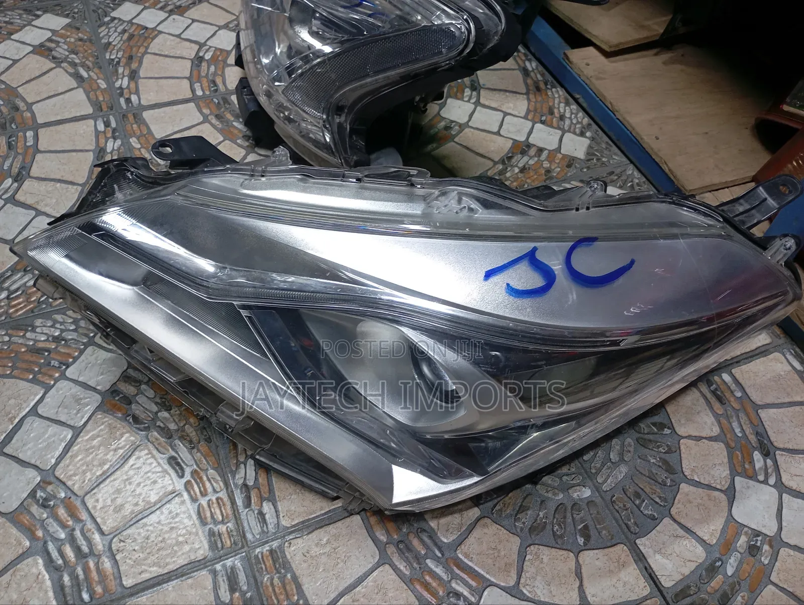 Juwella Vitz 2018 Headlight Lhs ( 303 )