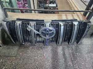 Prado 150 Grille