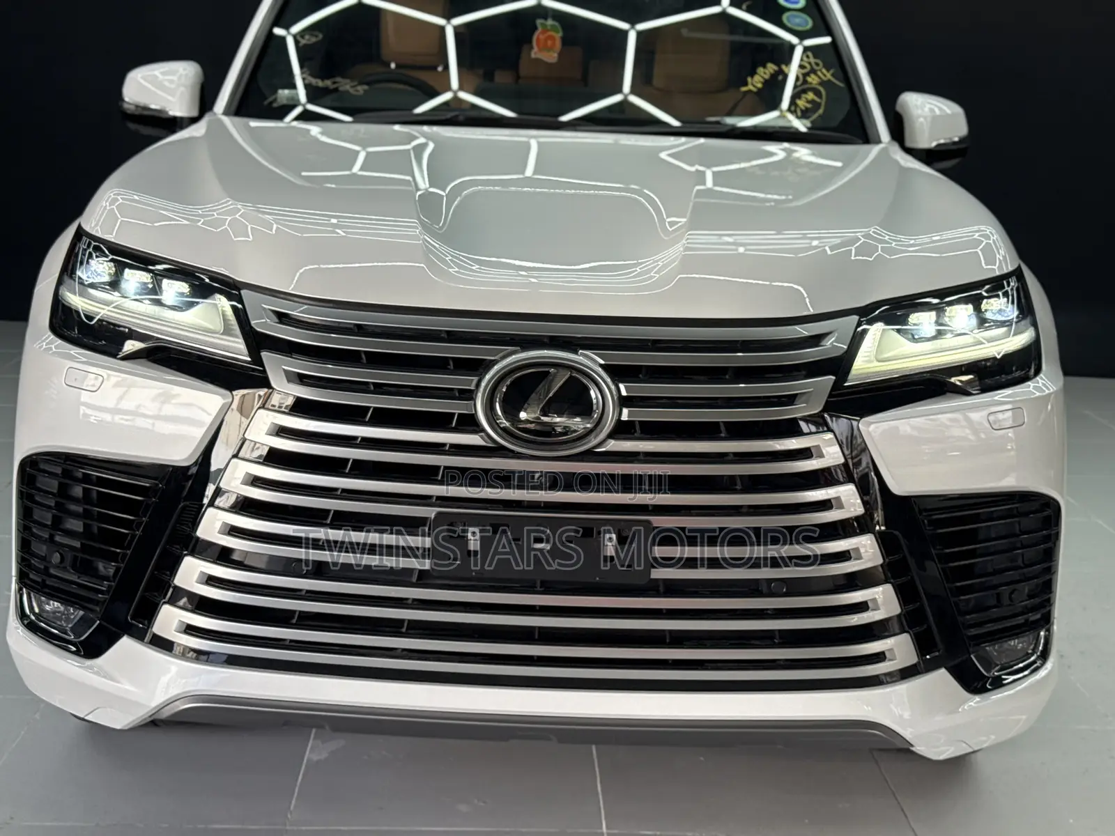 Lexus LX LX 600 2022 White