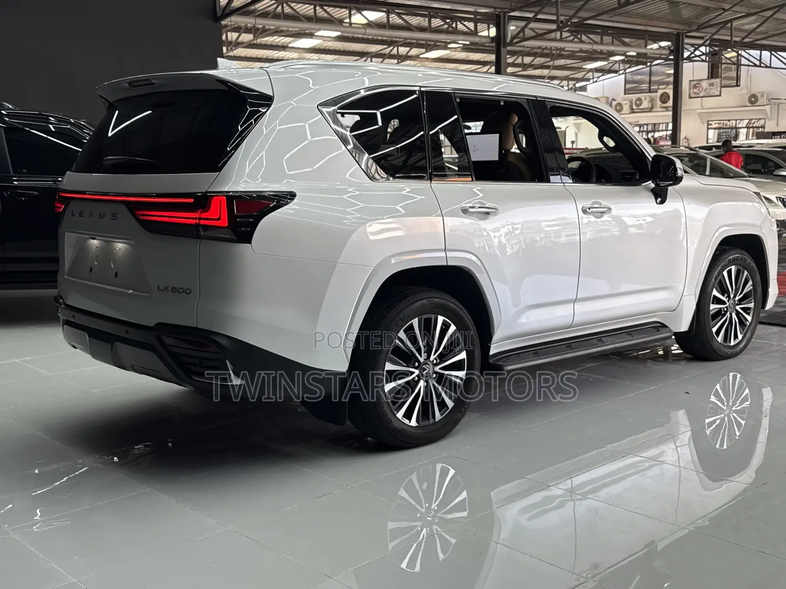 Lexus LX LX 600 2022 White