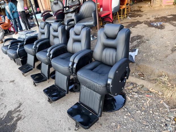 Executive Kinyozi Seats - main view