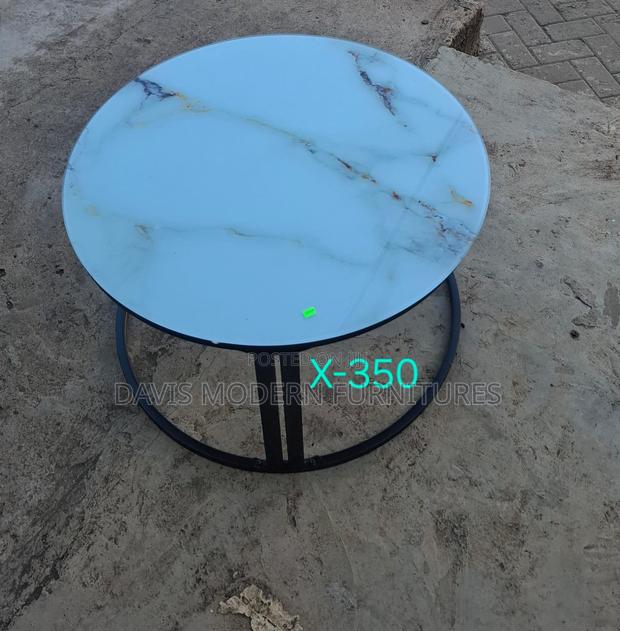 Round Glass-Top Coffee Table With Marble-Effect Surface - main view