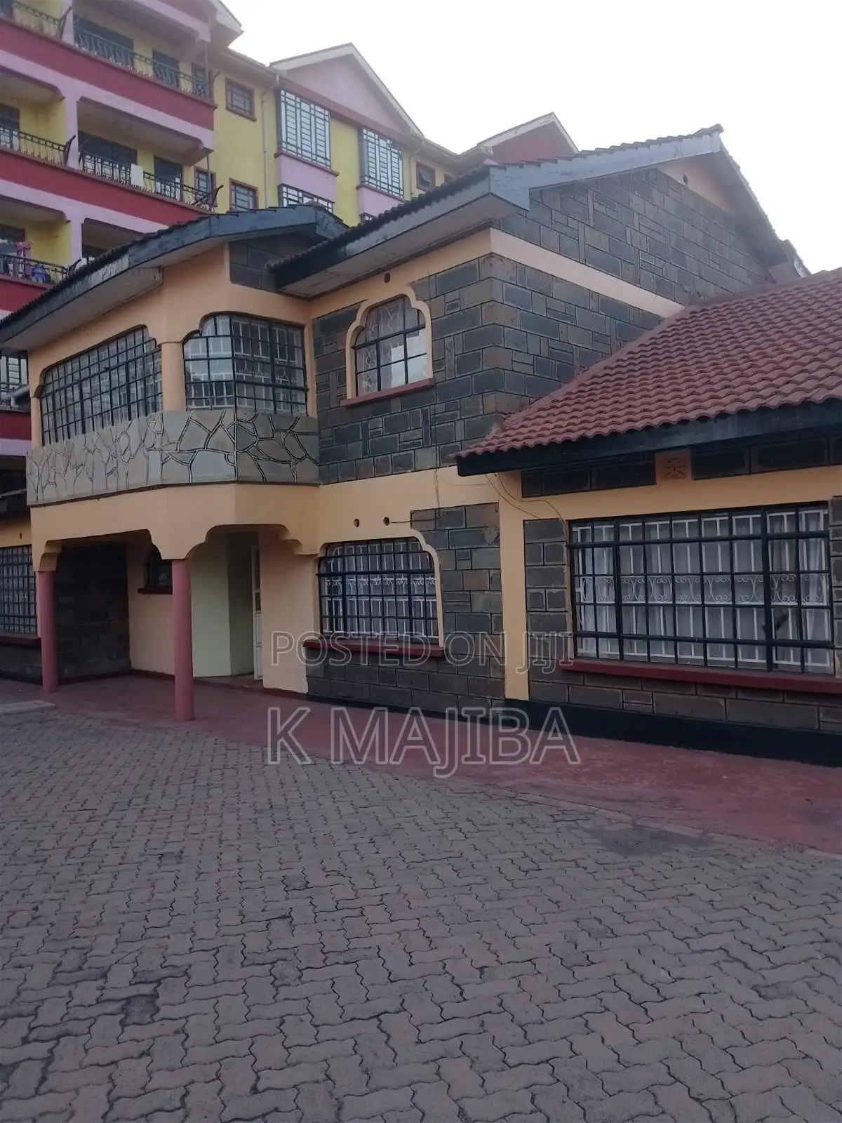6bdrm Maisonette in Naka for sale