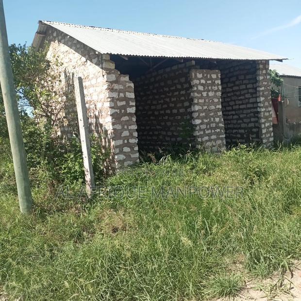 2 Shops for Sale With 5 Rooms in Finished