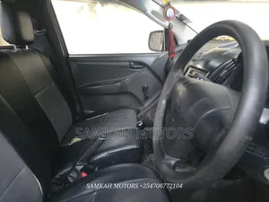 Isuzu D-MAX 2022 Silver