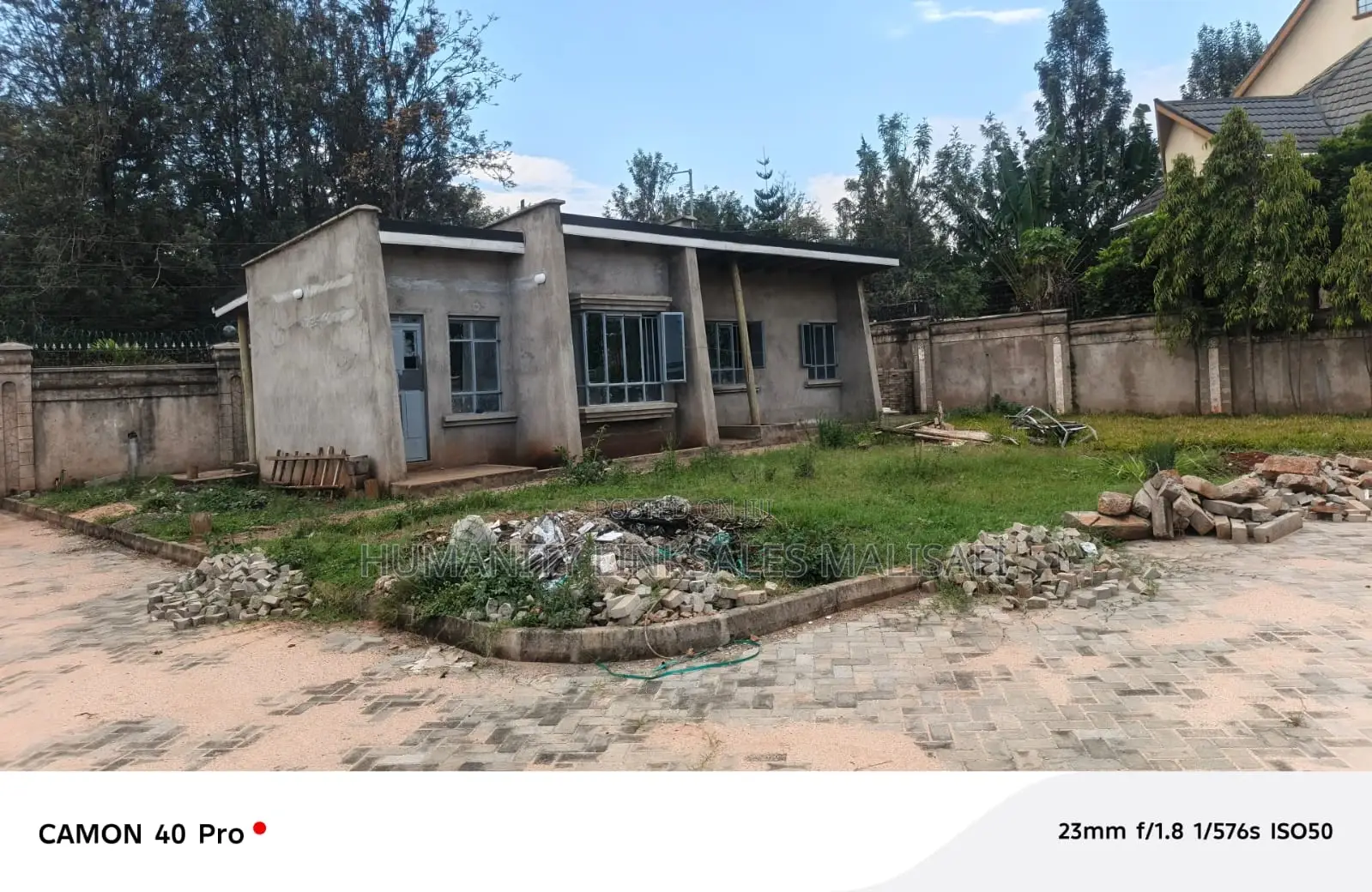 Thome Estate ,Villa for Sell on Half an Acre Land