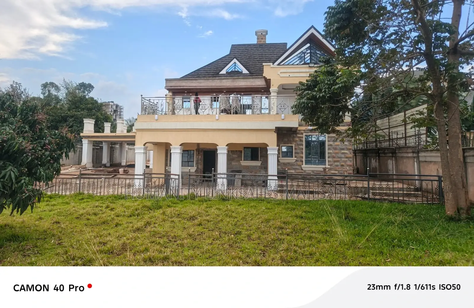 Thome Estate ,Villa for Sell on Half an Acre Land