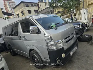 Toyota HiAce 2015 Silver