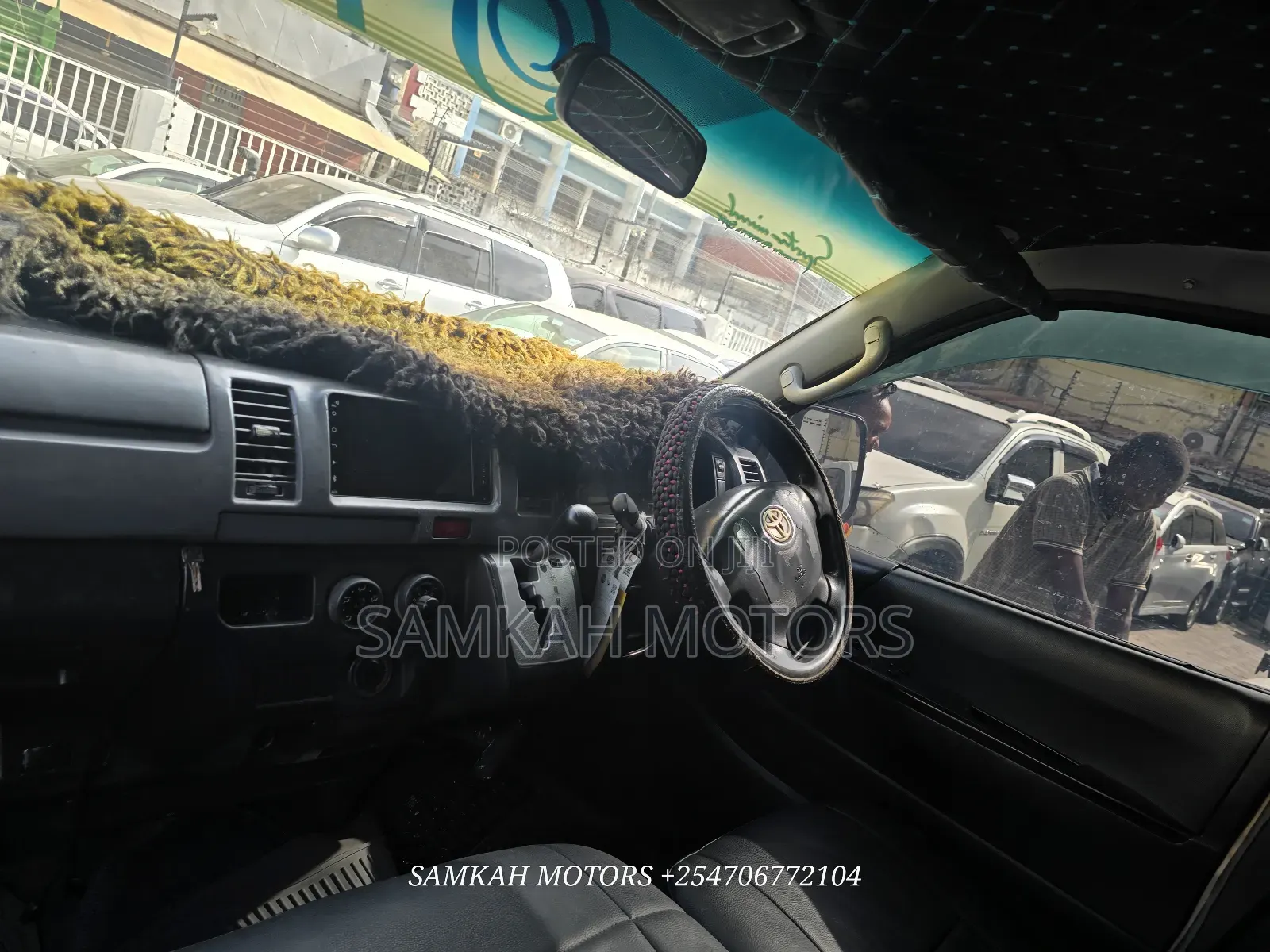Toyota HiAce 2015 Silver
