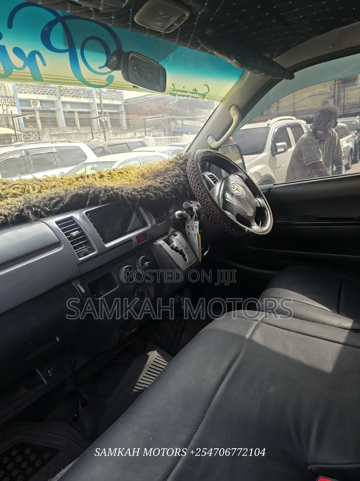 Toyota HiAce 2015 Silver