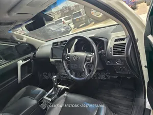 Toyota Land Cruiser Prado 2018 White