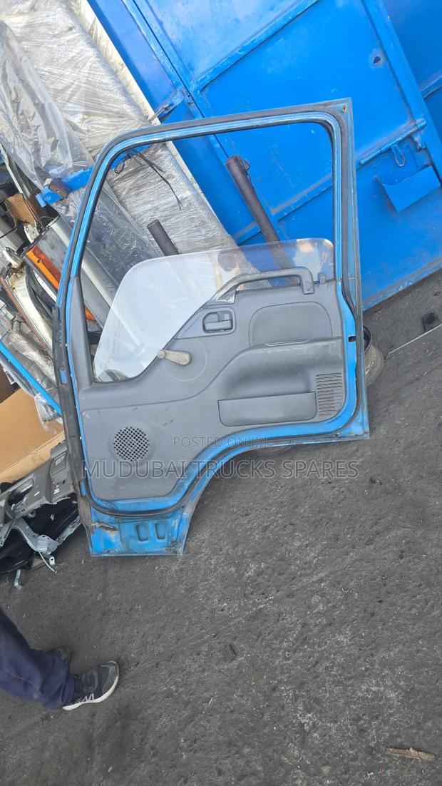 Isuzu NPR and NKR 4.3 Manual Door