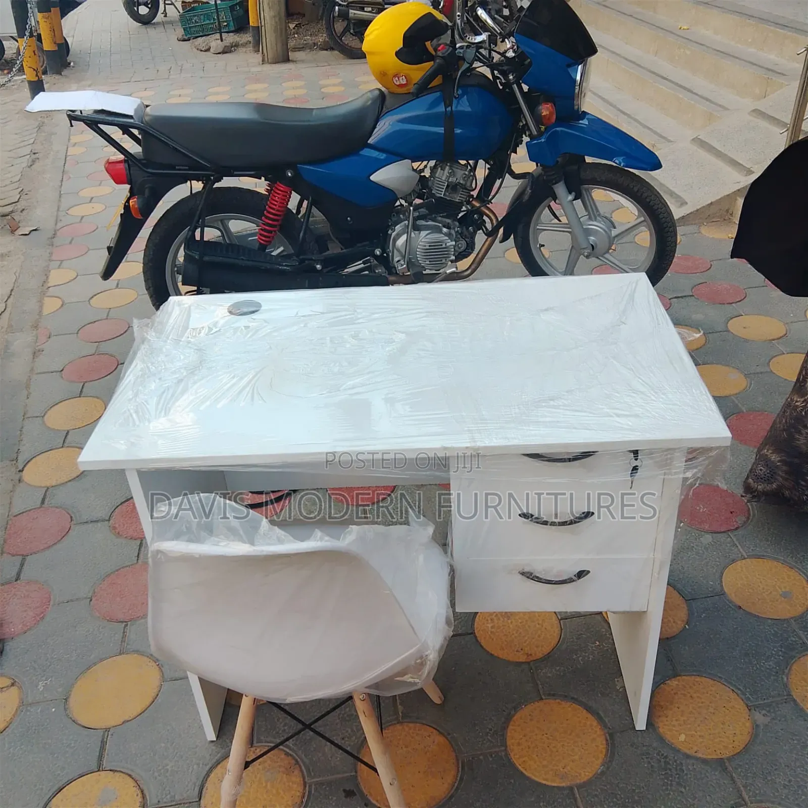 Teble and Chair