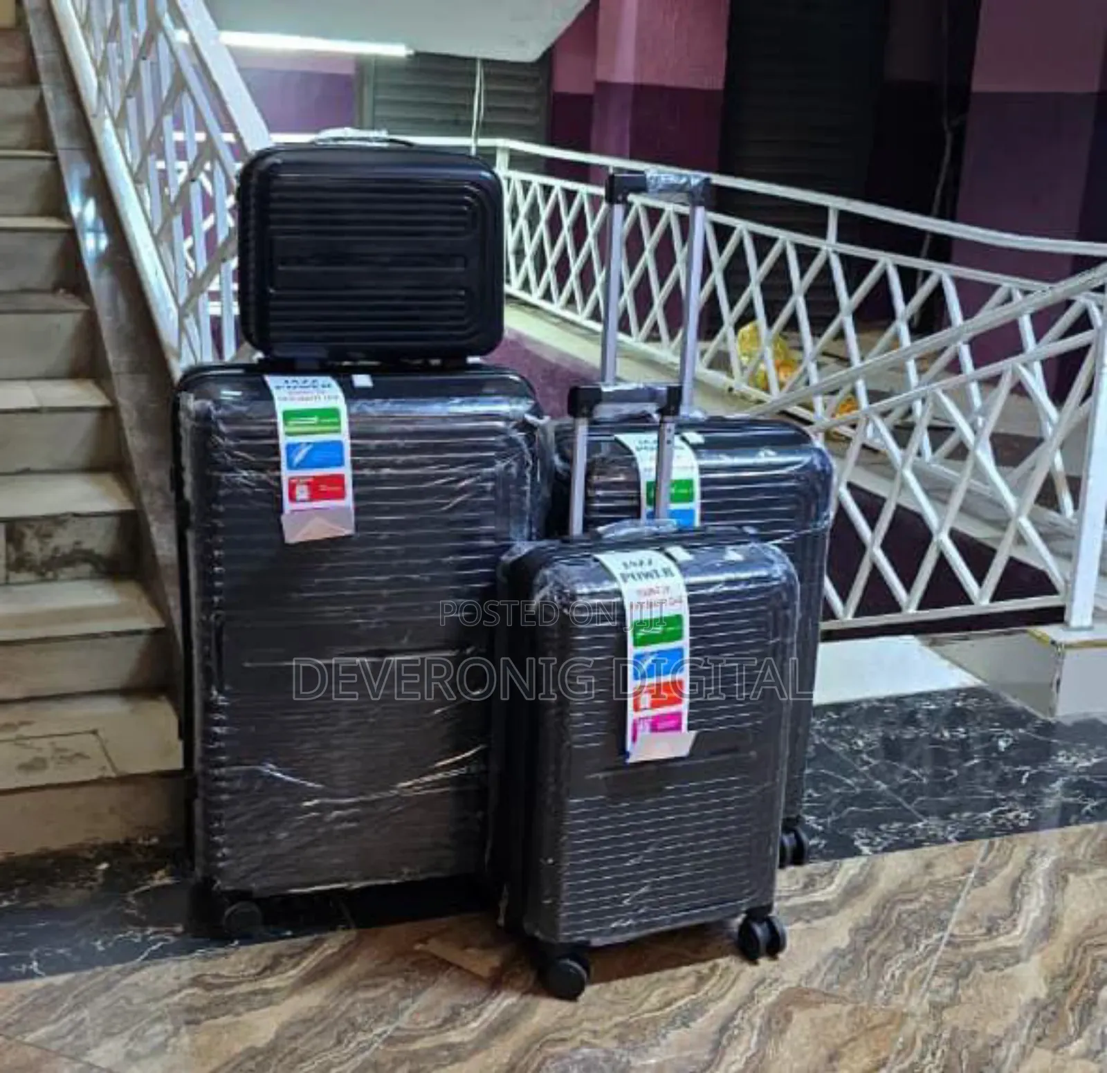 *4 in 1 Luxurious Unbreakable Double Zip Rubber Suitcase