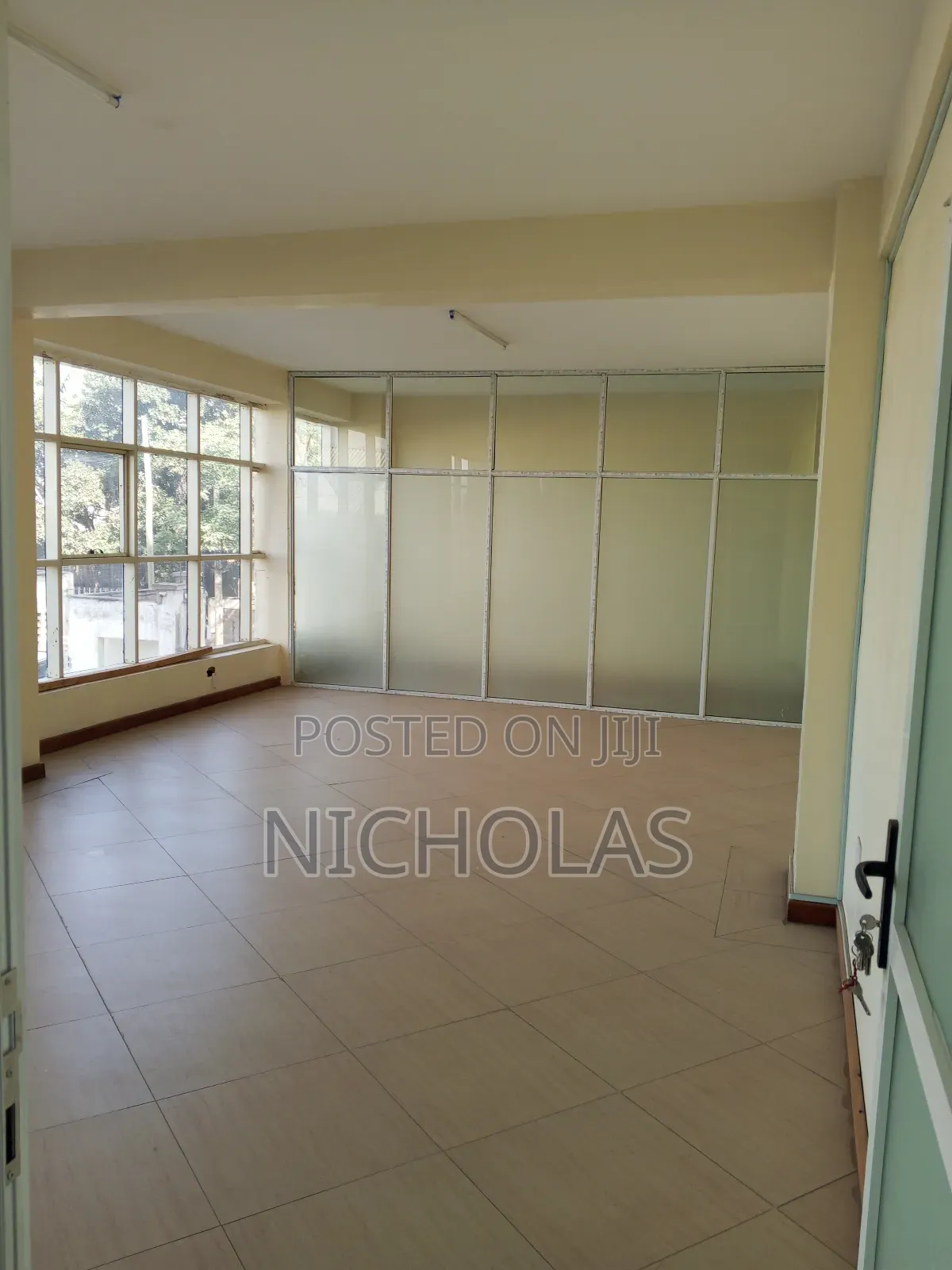 Office to Let and Warehouse