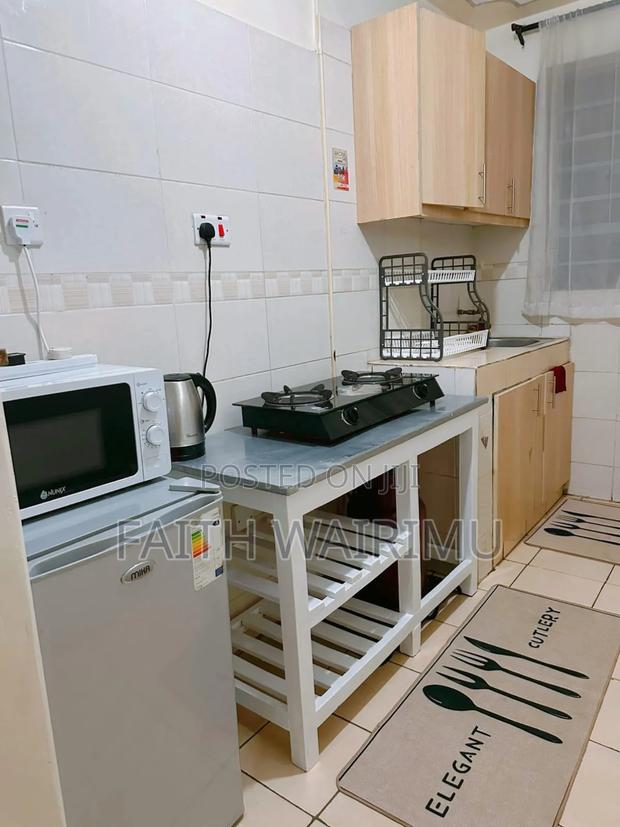 One Bedroom South B - thumbnail 5