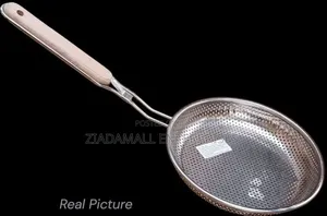 16 Cm Steel Oil Grid Strainer With Wooden Handle