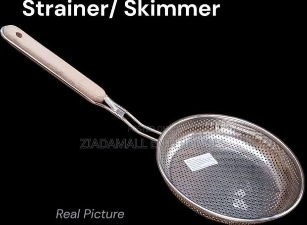 Classic Wooden Handle Oil Strainer – Stainless Steel Grid (16 Cm