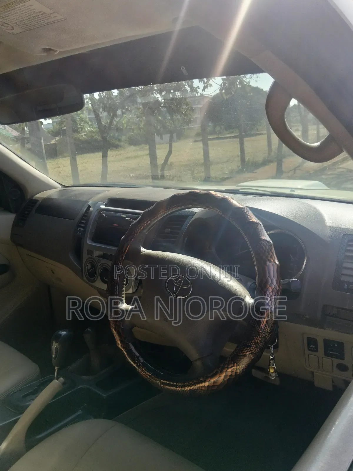 Toyota Hilux 2.5 D-4D 4X4 SRX 2010 Silver