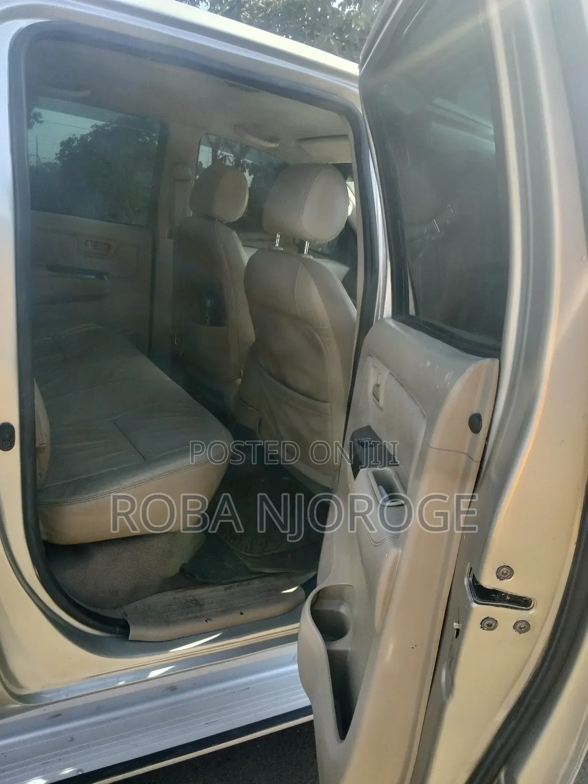 Toyota Hilux 2.5 D-4D 4X4 SRX 2010 Silver