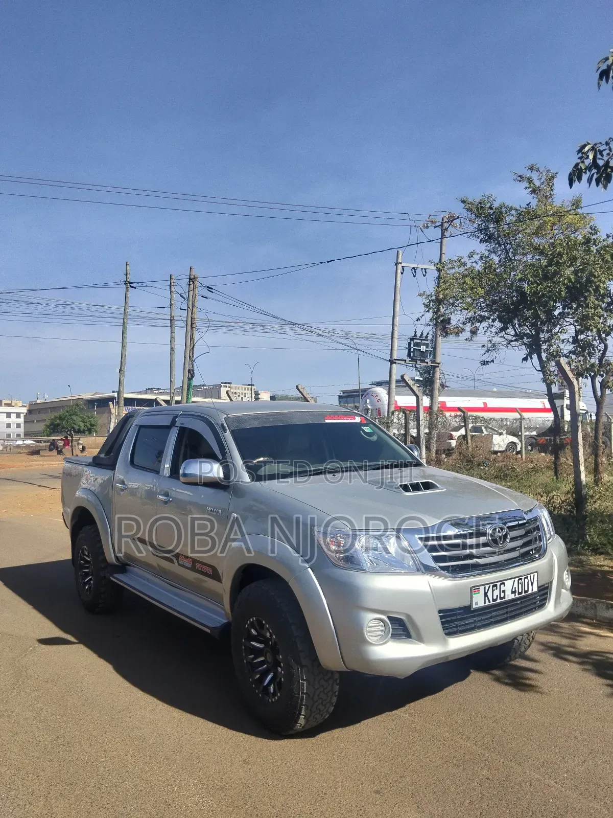 Toyota Hilux 2.5 D-4D 4X4 SRX 2010 Silver