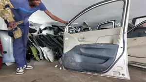 Toyota Porte Driver’S Door (First Generation 2004–2012)
