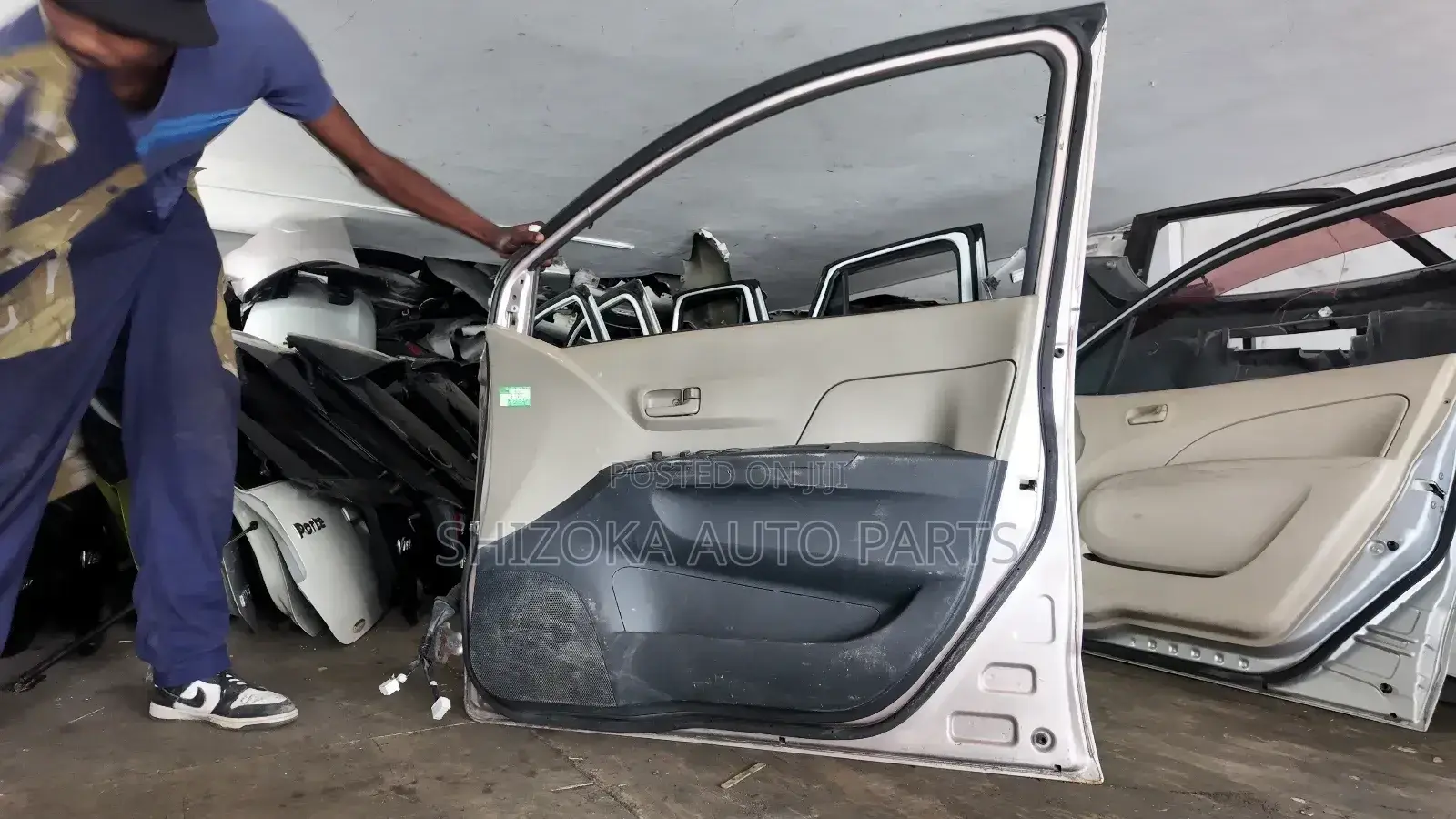 Toyota Porte Driver’S Door (First Generation 2004–2012)