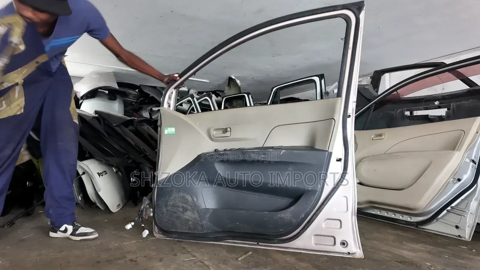 Toyota Porte Driver’S Door (First Generation 2004–2012)