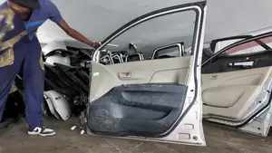 Toyota Porte Driver’S Door (First Generation 2004–2012)