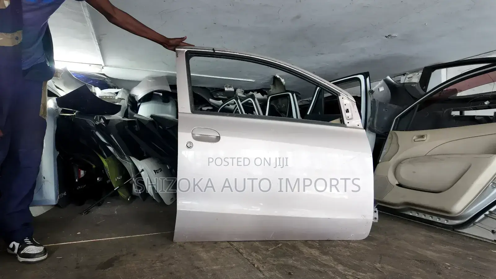 Toyota Porte Driver’S Door (First Generation 2004–2012)