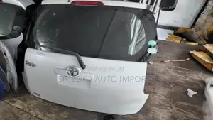 Toyota Porte Tailgate / Boot Door (Second Generation 2012–2020)
