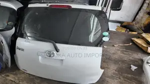 Toyota Porte Tailgate / Boot Door (Second Generation 2012–2020)