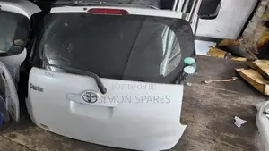 Toyota Porte Tailgate / Boot Door (Second Generation 2012–2020)