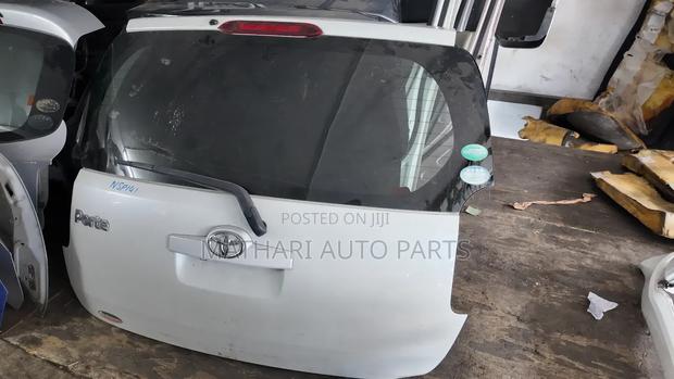 Toyota Porte Tailgate / Boot Door (Second Generation 2012–2020) - thumbnail 2