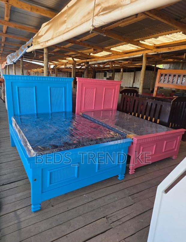 Modern Elevated 4 by 6 Bed - main view