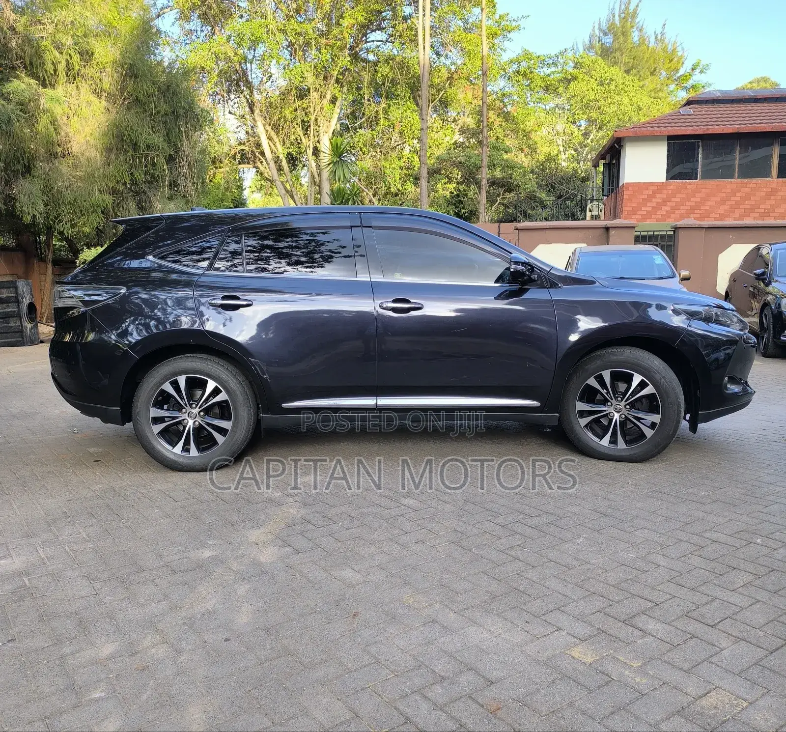 Toyota Harrier 2.5 Hybrid 4WD 2016 Purple