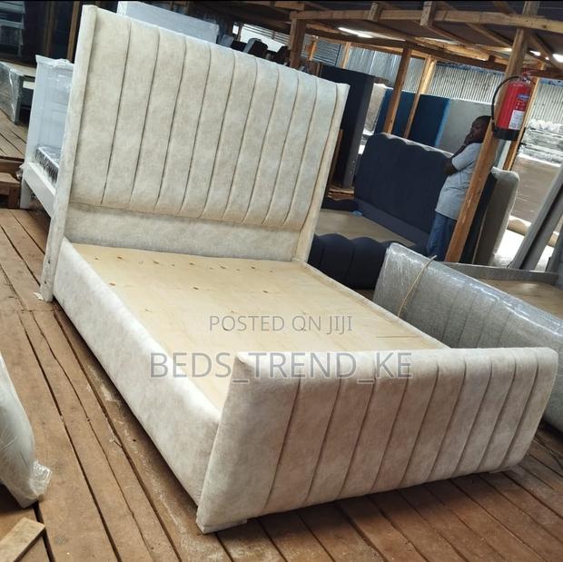 Plush Elegant 5 by 6 Feet Bed