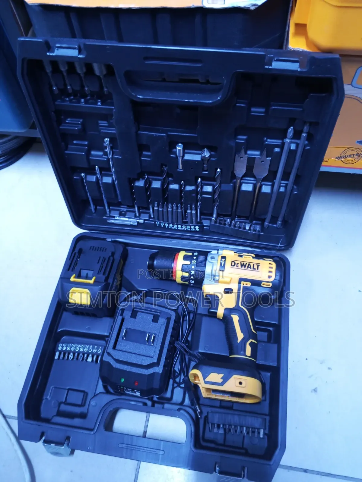 Cordless Dewalt 88v Hammer Drill