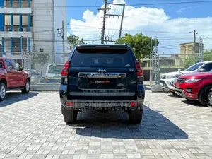 Toyota Land Cruiser Prado 2018 Blue