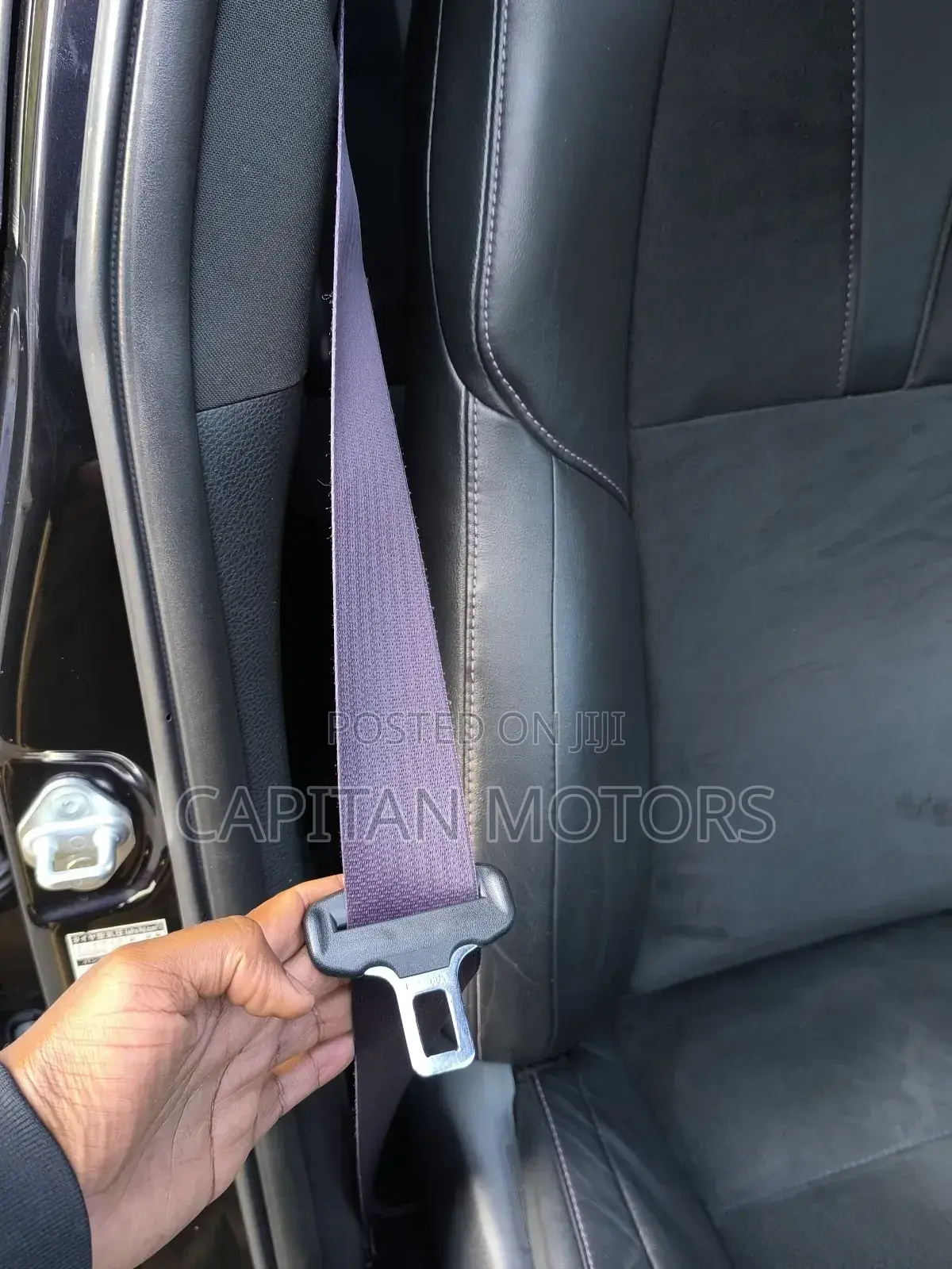 Toyota Harrier 2.5 Hybrid 4WD 2016 Purple