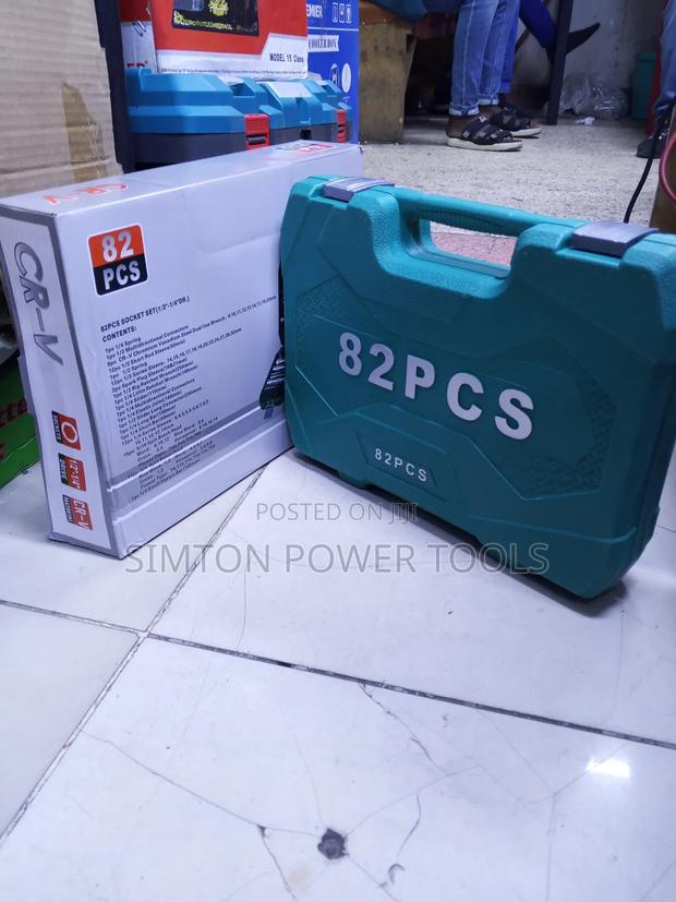 Portable Chrome Vanadium 82pc Tool Set - thumbnail 3