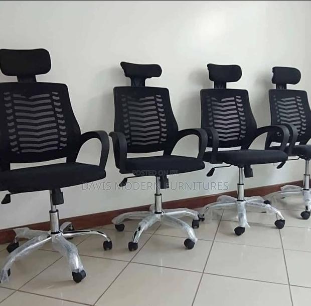 Ergonomic Black Mesh Office Chairs With Headrests – 4-Point Support