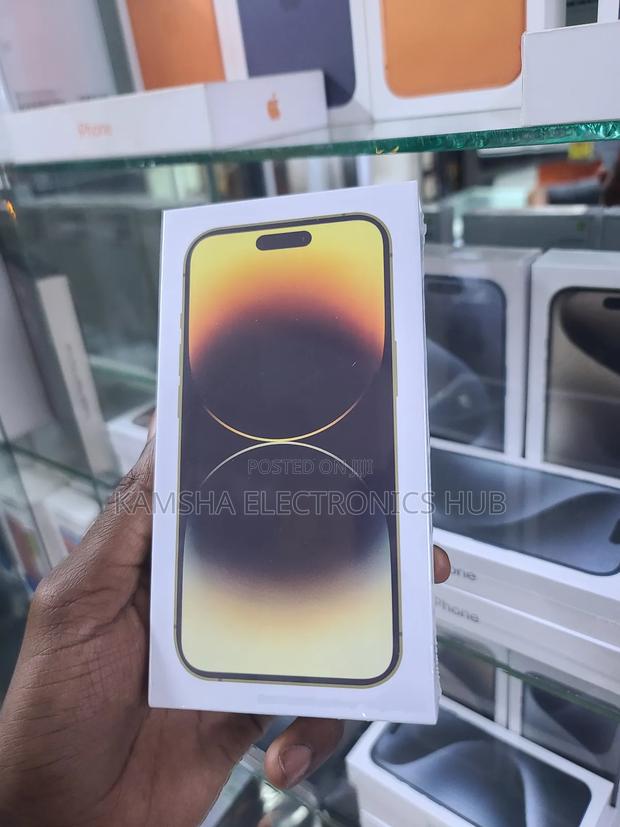 New Apple iPhone 14 Pro 256 GB Gold - main view