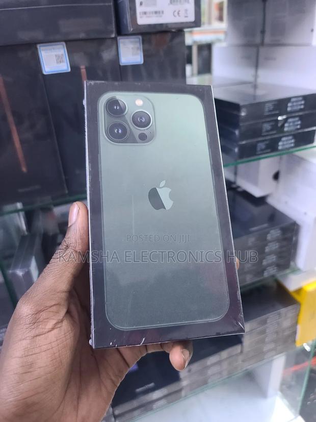 New Apple iPhone 13 Pro Max 256 GB Green - main view