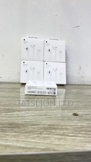 iPhone Type C Earphones - thumbnail 2