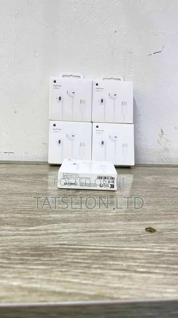 iPhone Type C Earphones - thumbnail 3