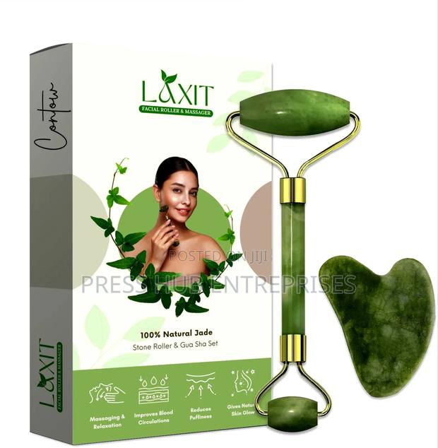 Natural Jade Roller and Gua Sha Set. - main view