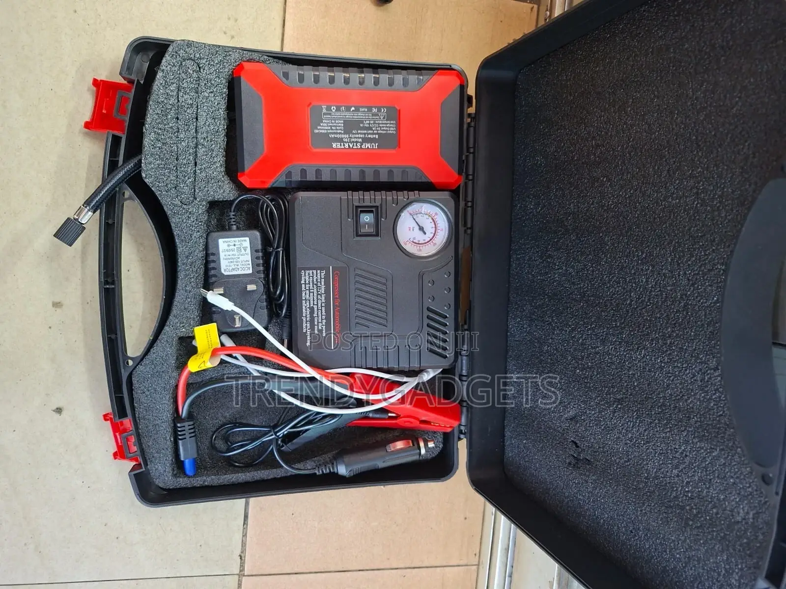 Portable Car Jump Starter With 4 Usb Outputs Led Torch