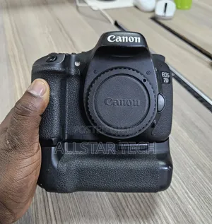 Canon Eos 7d DSLR Camera + Battery Grip